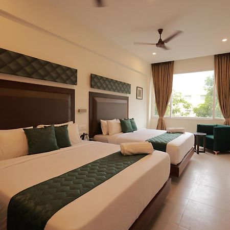Hotel Aavudai Grand Aralvaimozhi Экстерьер фото