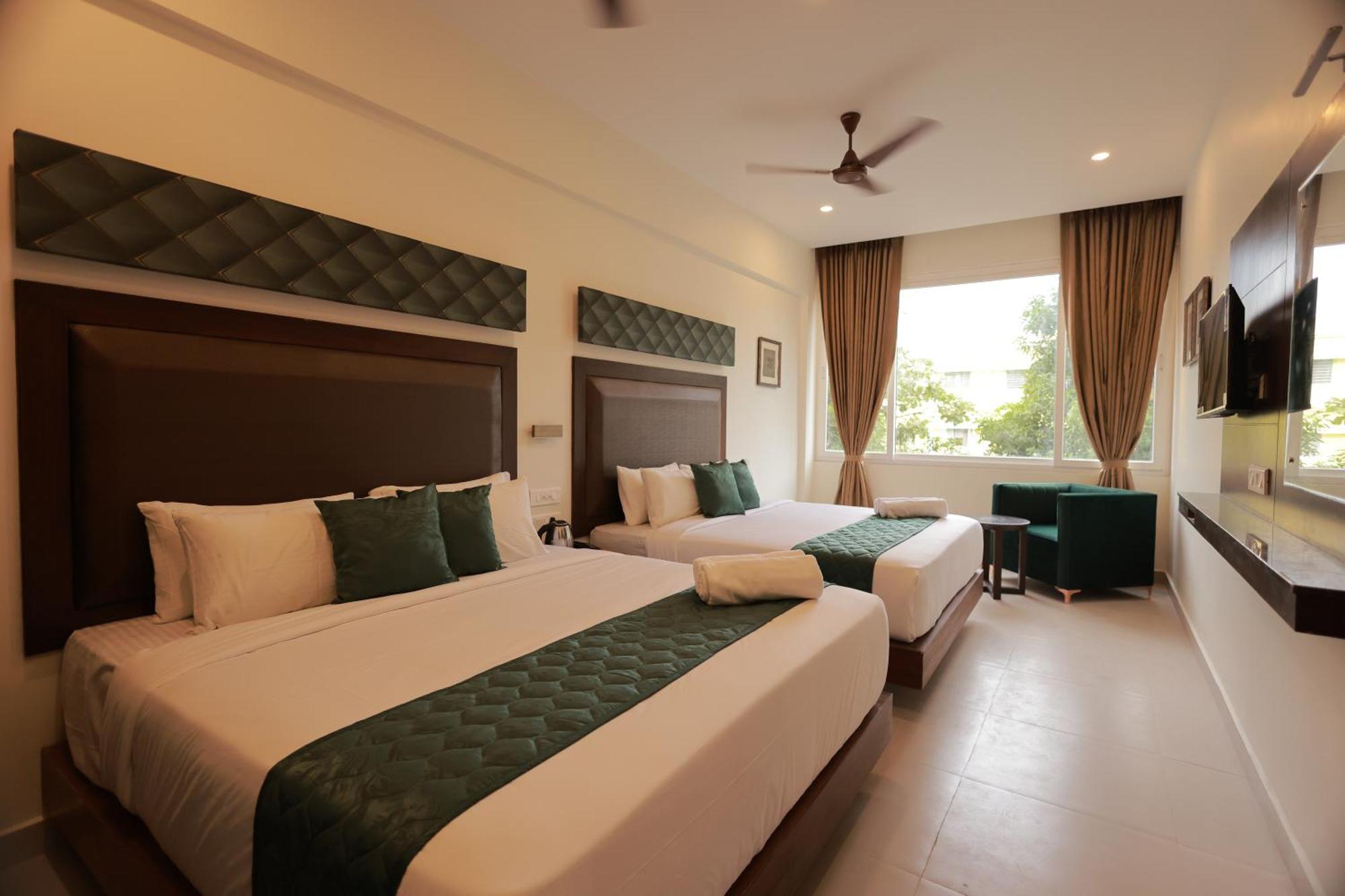 Hotel Aavudai Grand Aralvaimozhi Экстерьер фото