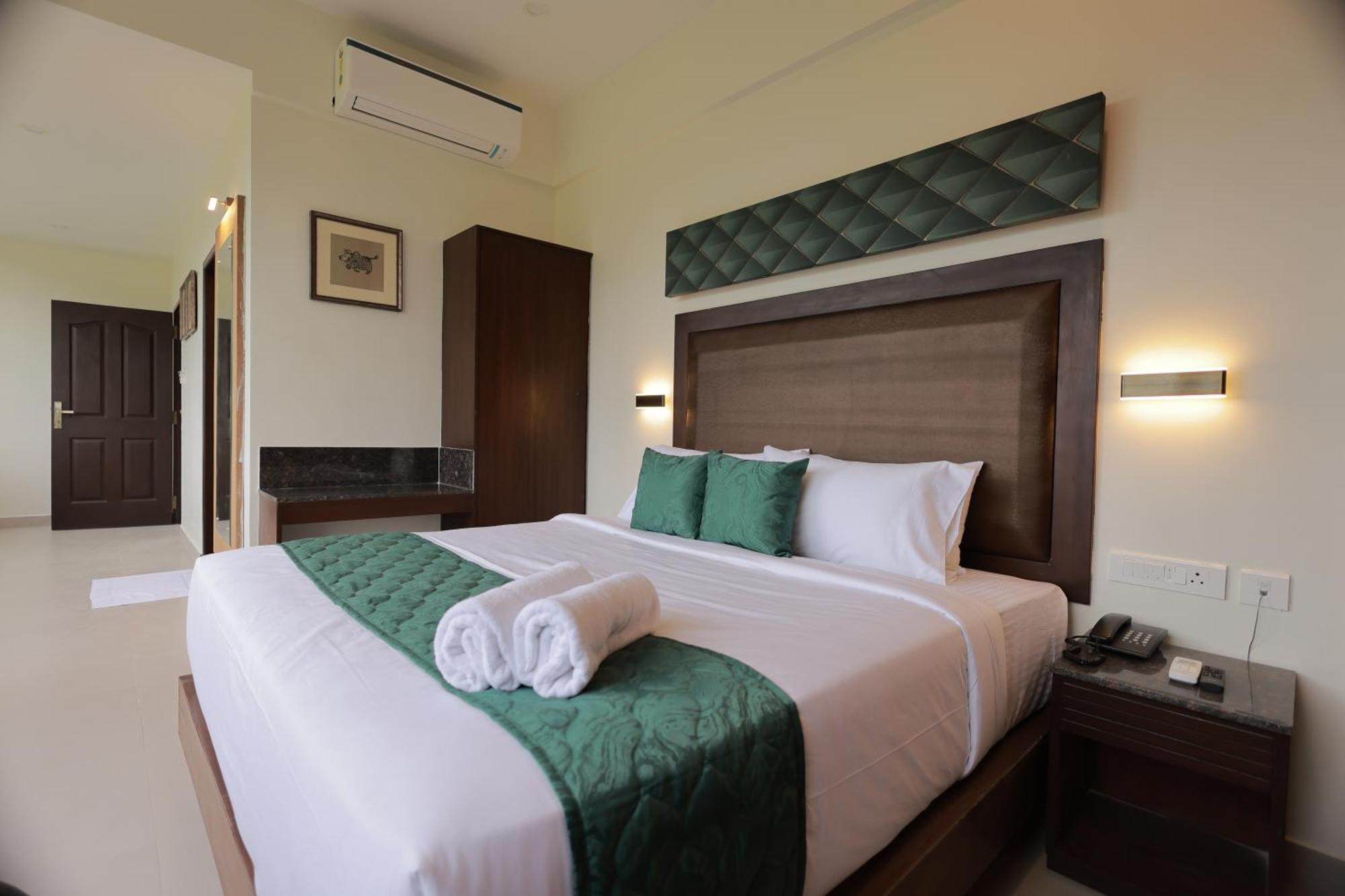 Hotel Aavudai Grand Aralvaimozhi Экстерьер фото