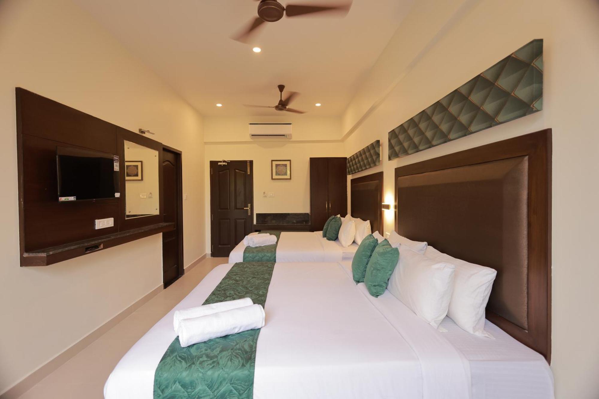 Hotel Aavudai Grand Aralvaimozhi Экстерьер фото