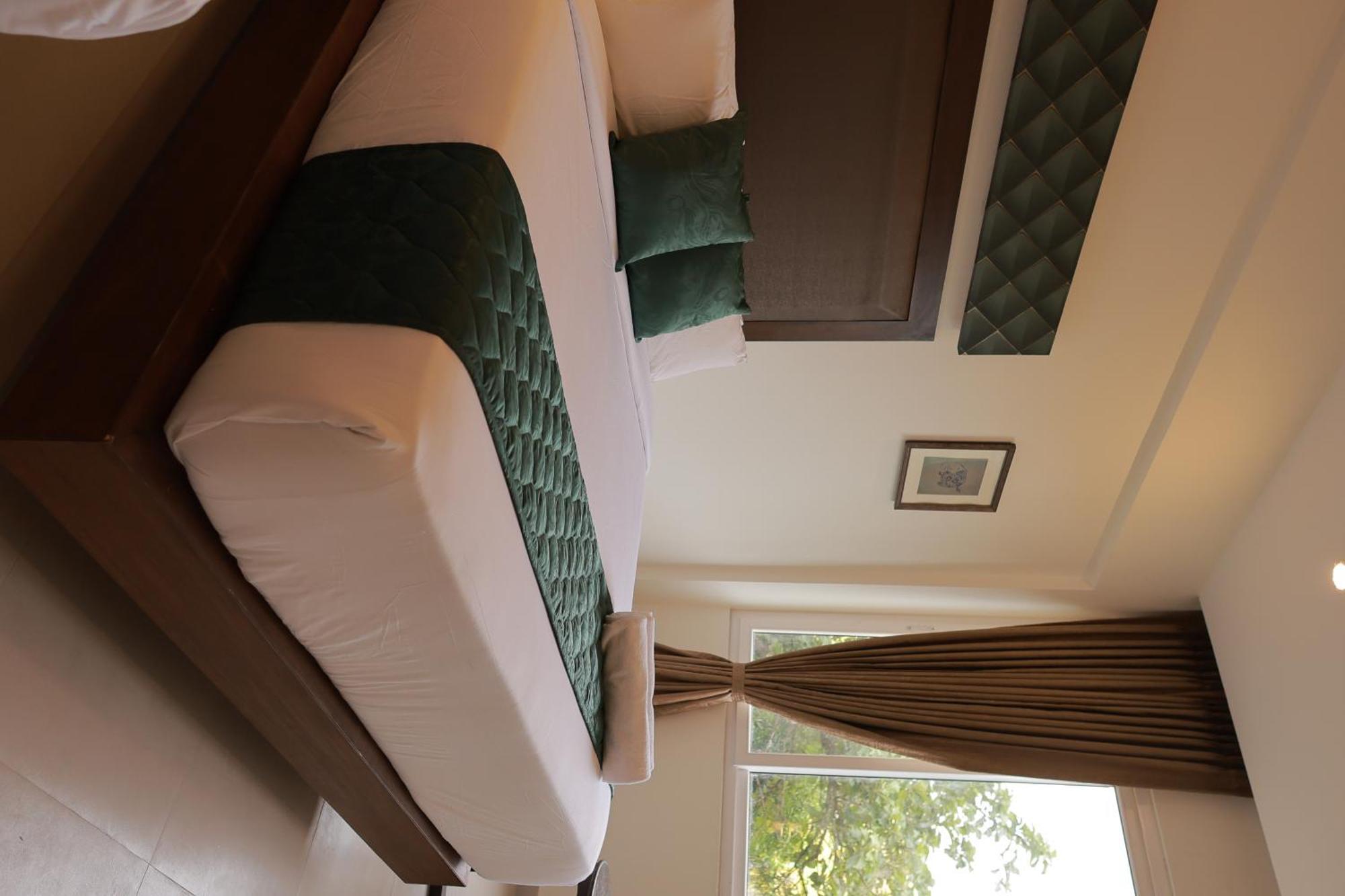 Hotel Aavudai Grand Aralvaimozhi Экстерьер фото