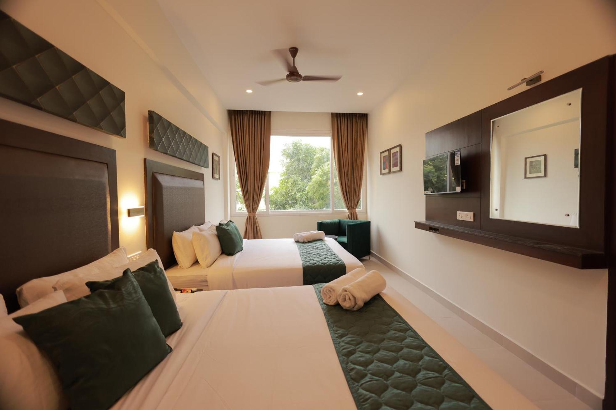 Hotel Aavudai Grand Aralvaimozhi Экстерьер фото